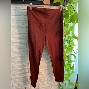 Athleta Ultra High Rise Elation 7/8 legging Small Ancient Mahogany